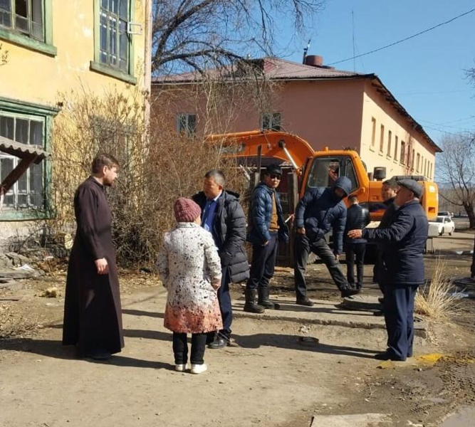 Не побоялся властей. Сибирский священник пошел на риск ради чужой семьи